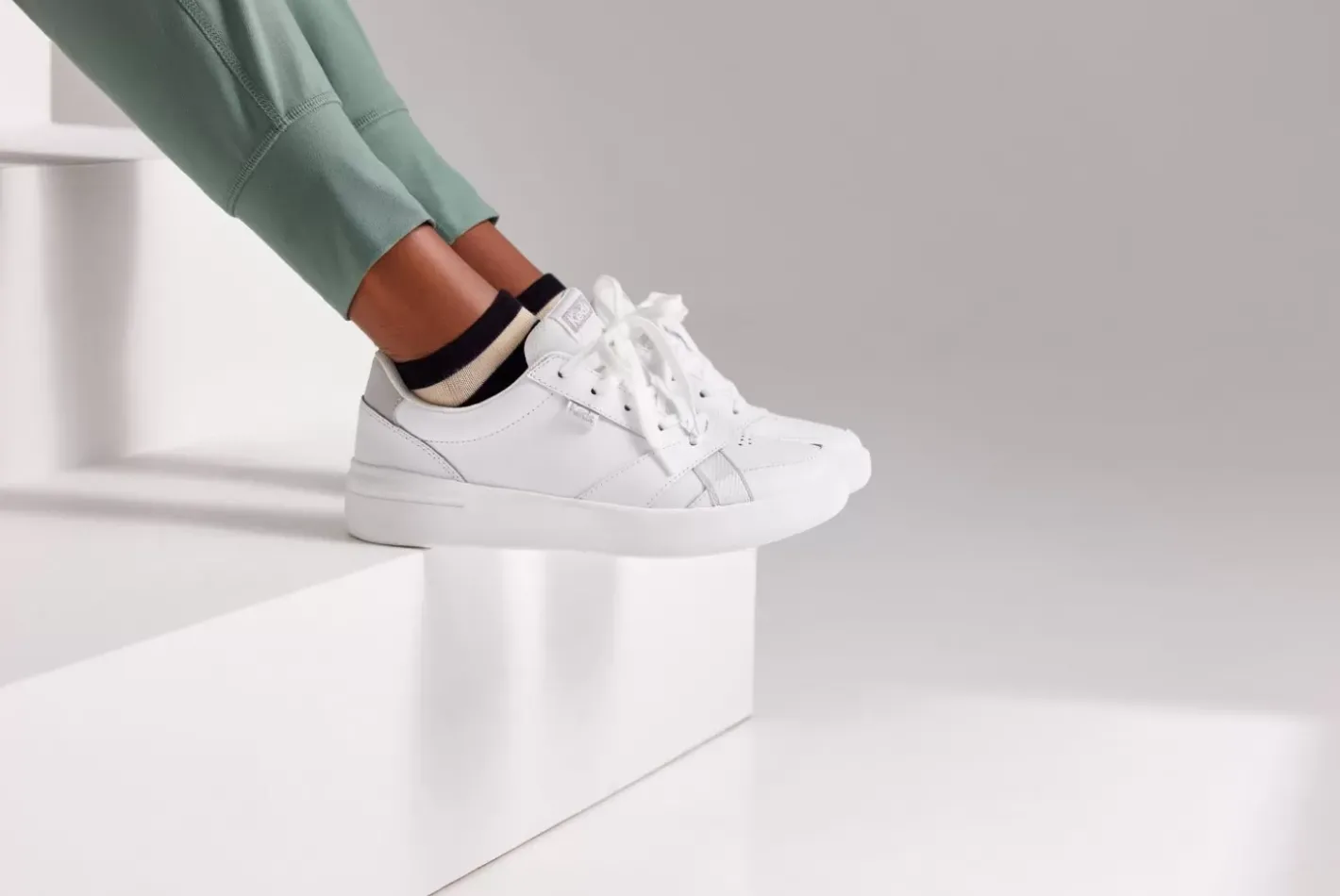Hot Women's The Court Leather Sneaker Women Leather